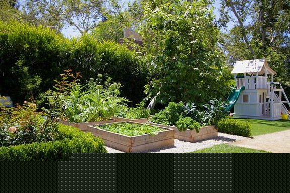 Jordana Brewster’s Landscape Designer Shares How You Can Build Garden Memories With Your Kids